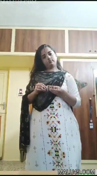 Beautiful_Mallu_Girl_Full_Show.mp4