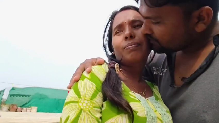 Young_bf_sucking_aunty_mulai_on_outdoor_area.mp4